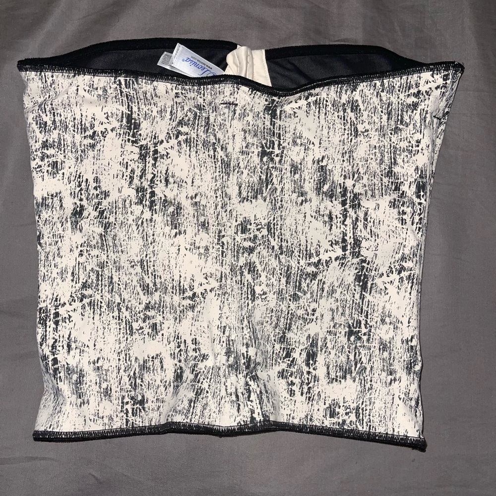 Leonisa Waste Cruncher With Black And White Crackle Pattern Size M